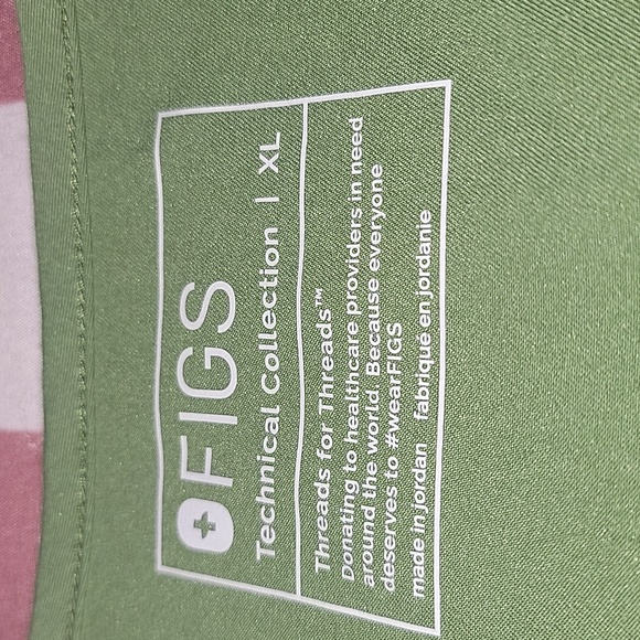 FIGS SCRUB TOP - Picture 2 of 4